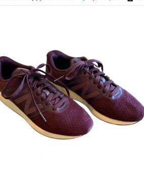 New Balance Burgundy Sneakers Women’s 8 Fit 7.5